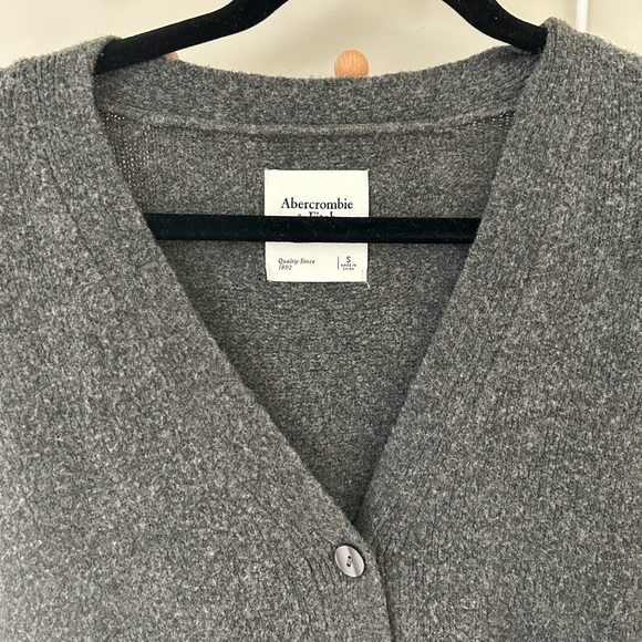 Abercrombie & Fitch Gray Cardigan - Picture 2 of 2